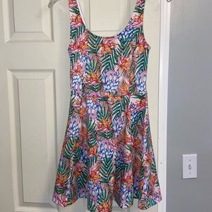 Tropical dress size 4
